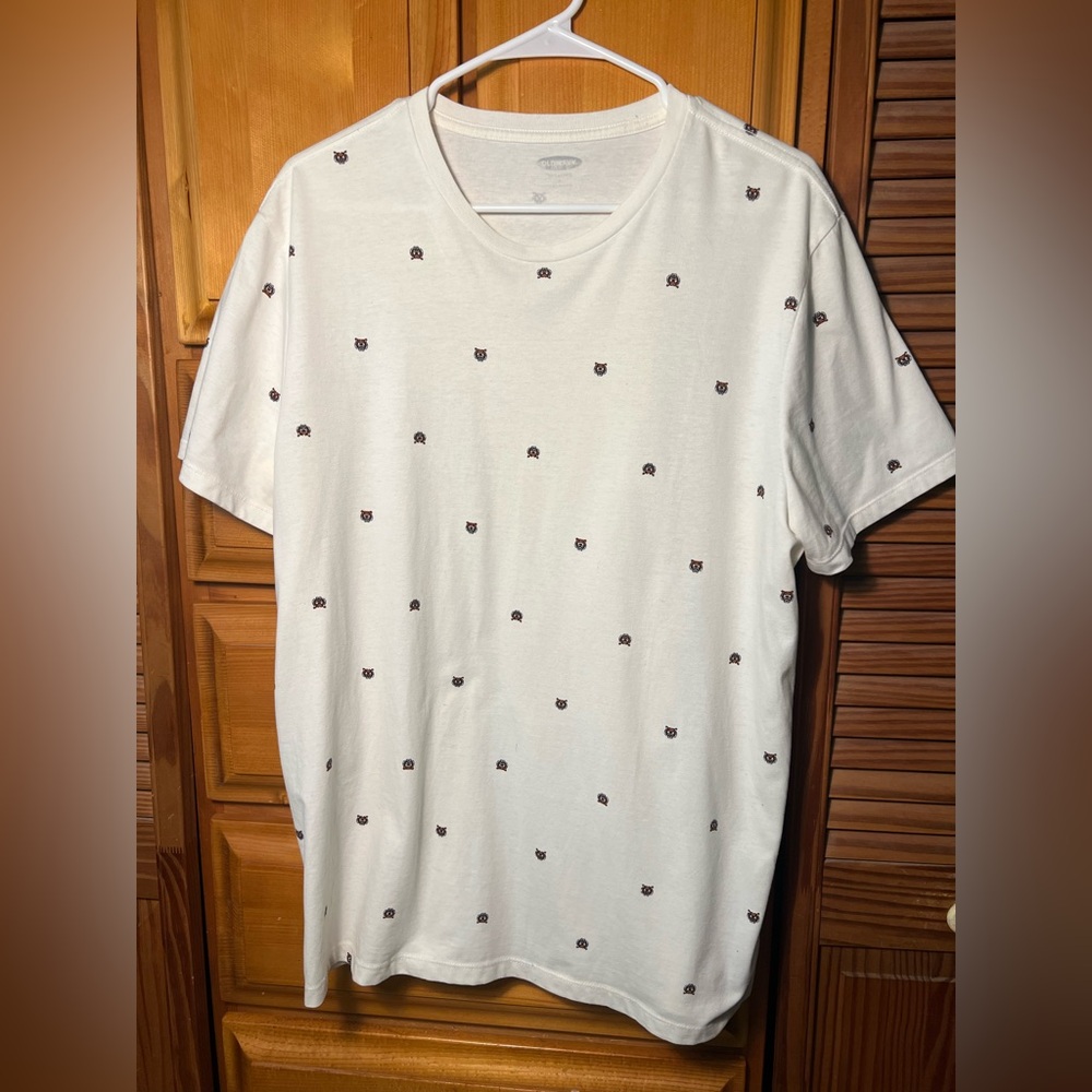 Old Navy White Short Sleeve Tee with Minimalist Design